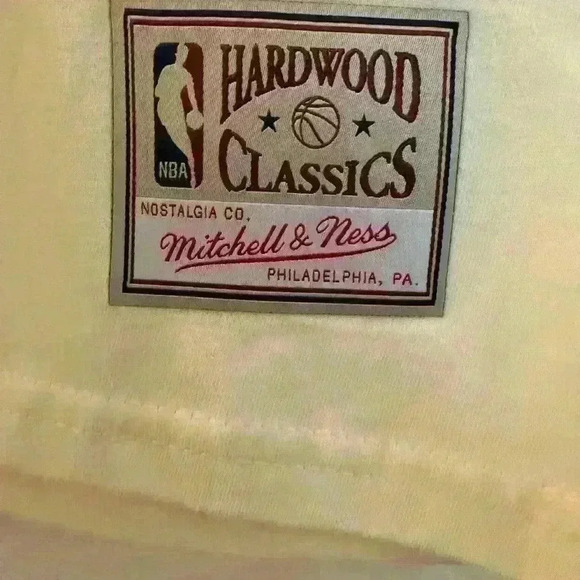 Mitchell & Ness Chicago Bulls ‘96’97’98 Back to Back to Back 3 Ring Shirt - Picture 2 of 5